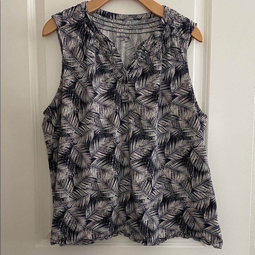 Croft & Barrow Black and White Leaf Pattern Blouse
